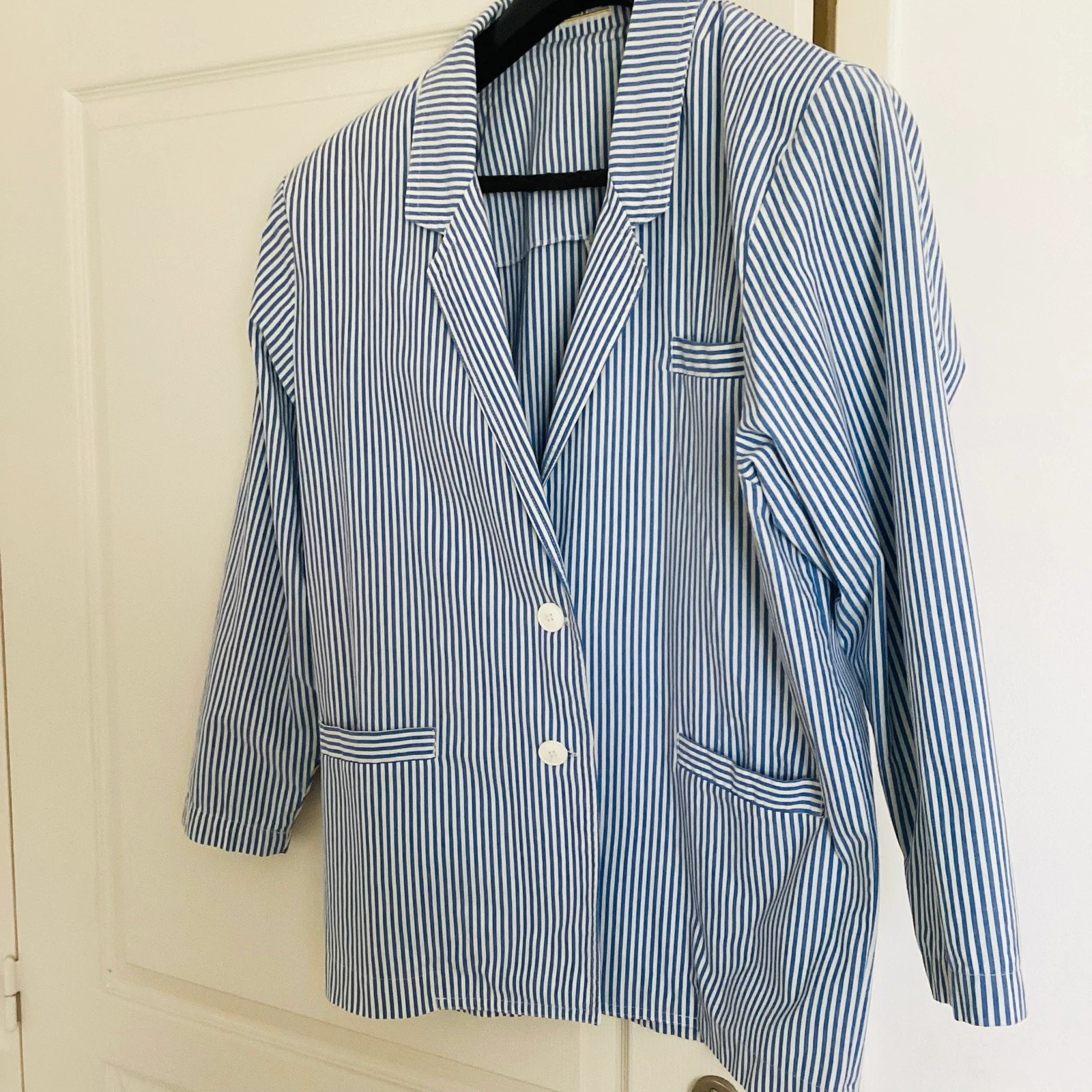 Blazer coton rayé bleu clair et blanc, taille 3 ,vérifiez vos mesures dans l’annonce 
